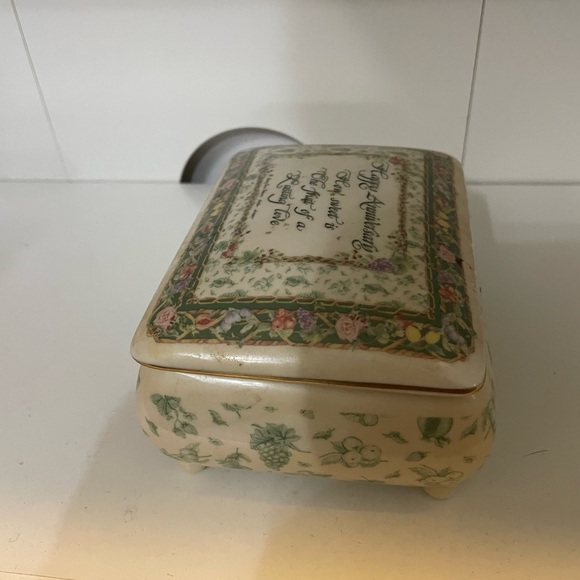 Aubrey Jeannes Expression Happy Anniversary Footed Jewerly Trinkets Box Glass - Picture 3 of 7